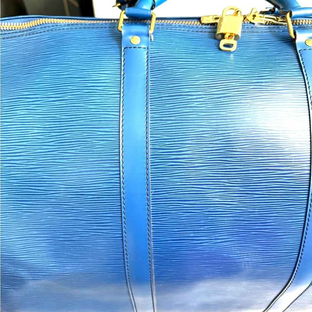 Authentic Louis Vuitton unisex Keepall 60 bag M42946 Toledo blue Epi leather XL - Picture 10 of 16